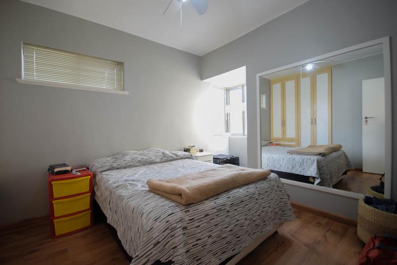 To Let 1 Bedroom Property for Rent in Sea Point Western Cape